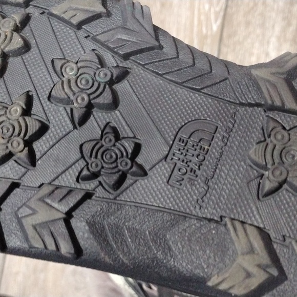 The North Face gray suede boots with soft purple accents. Size 6 - Picture 8 of 14